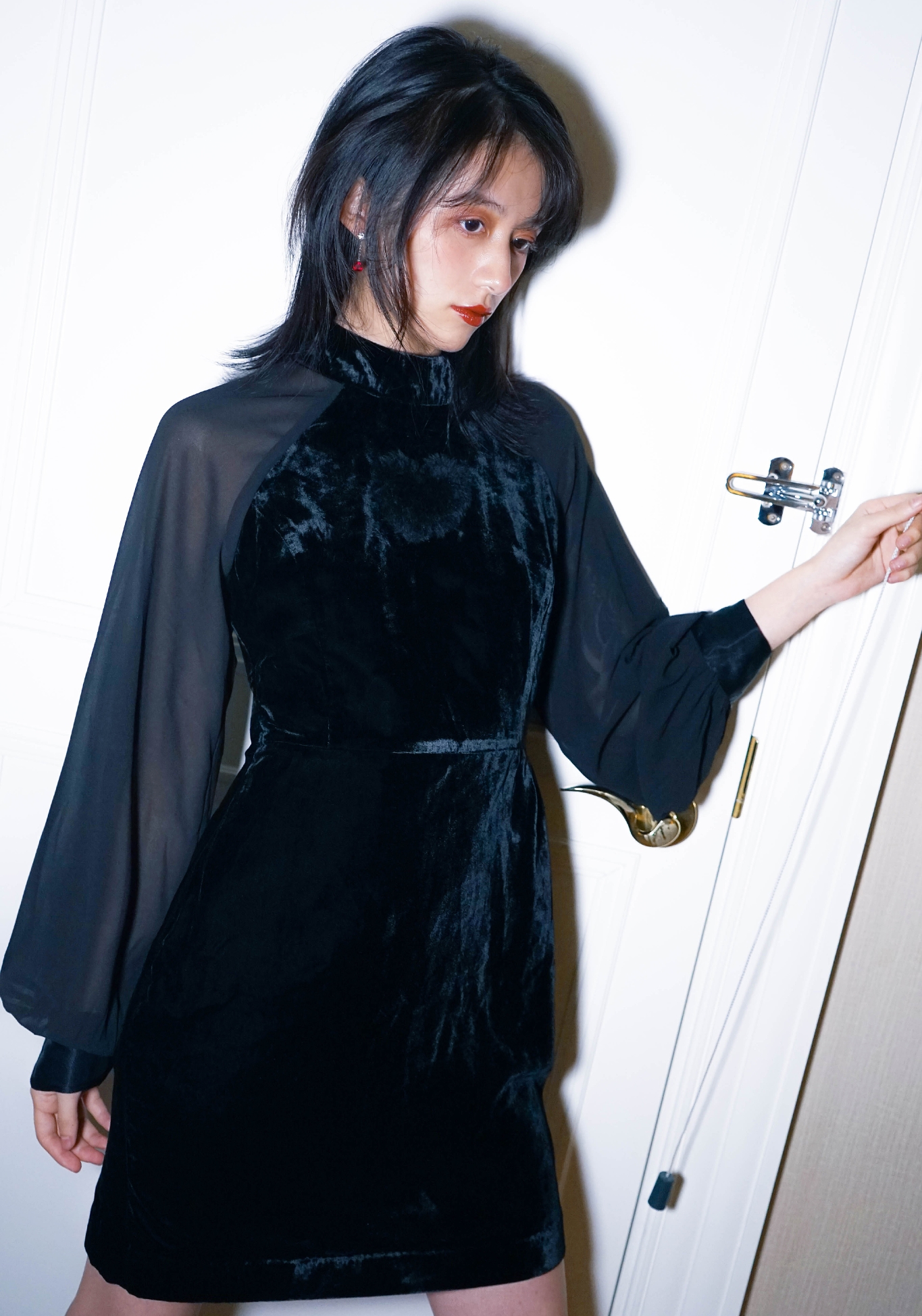 看黑尾酱旗袍造型,优雅大气,名媛范儿十足,这才是活出自我!