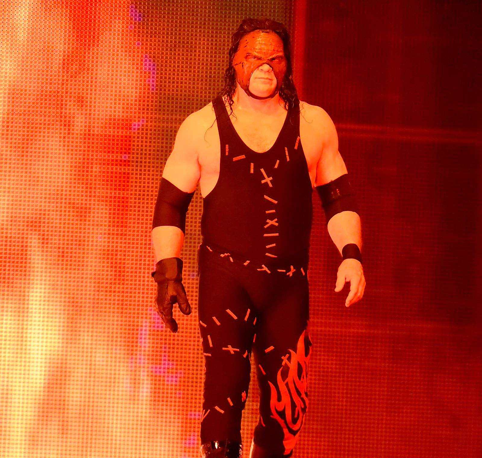 wwe最伟大的绿叶选手——凯恩,在巅峰时期有谁能击败他?