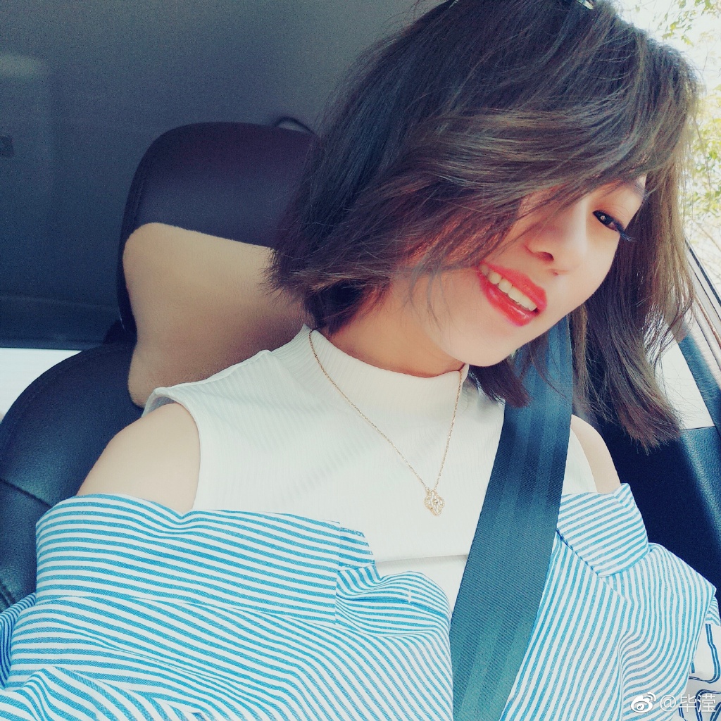 经纪人毕滢朋友圈疑曝光 背景图还是张丹峰写真照