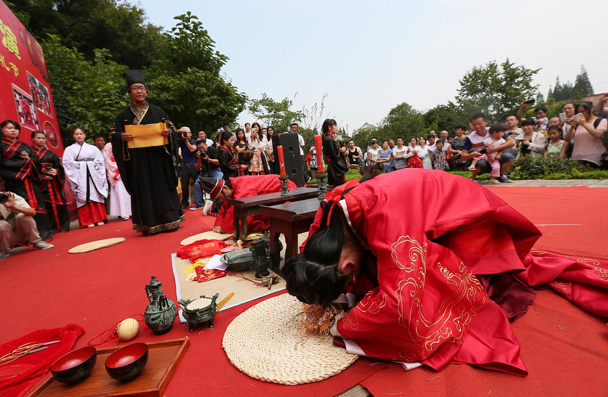 让优秀传统文化在你我之间代代相传![原文:二十四拜