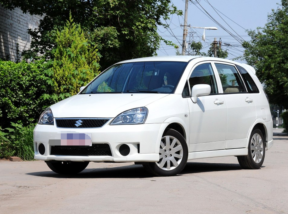 内饰在我看来整体还是比较不错的,不管是用料方面