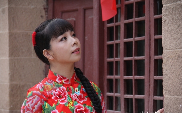 王二妮,走出《星光大道》,气质渐佳,婚姻美满