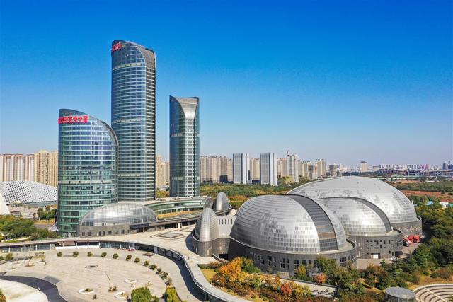 航拍山东省会大剧院