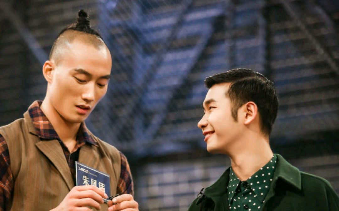 《舞蹈风暴》剧透:大朱一人演绎戏中戏,谁能猜到他演的是谁?