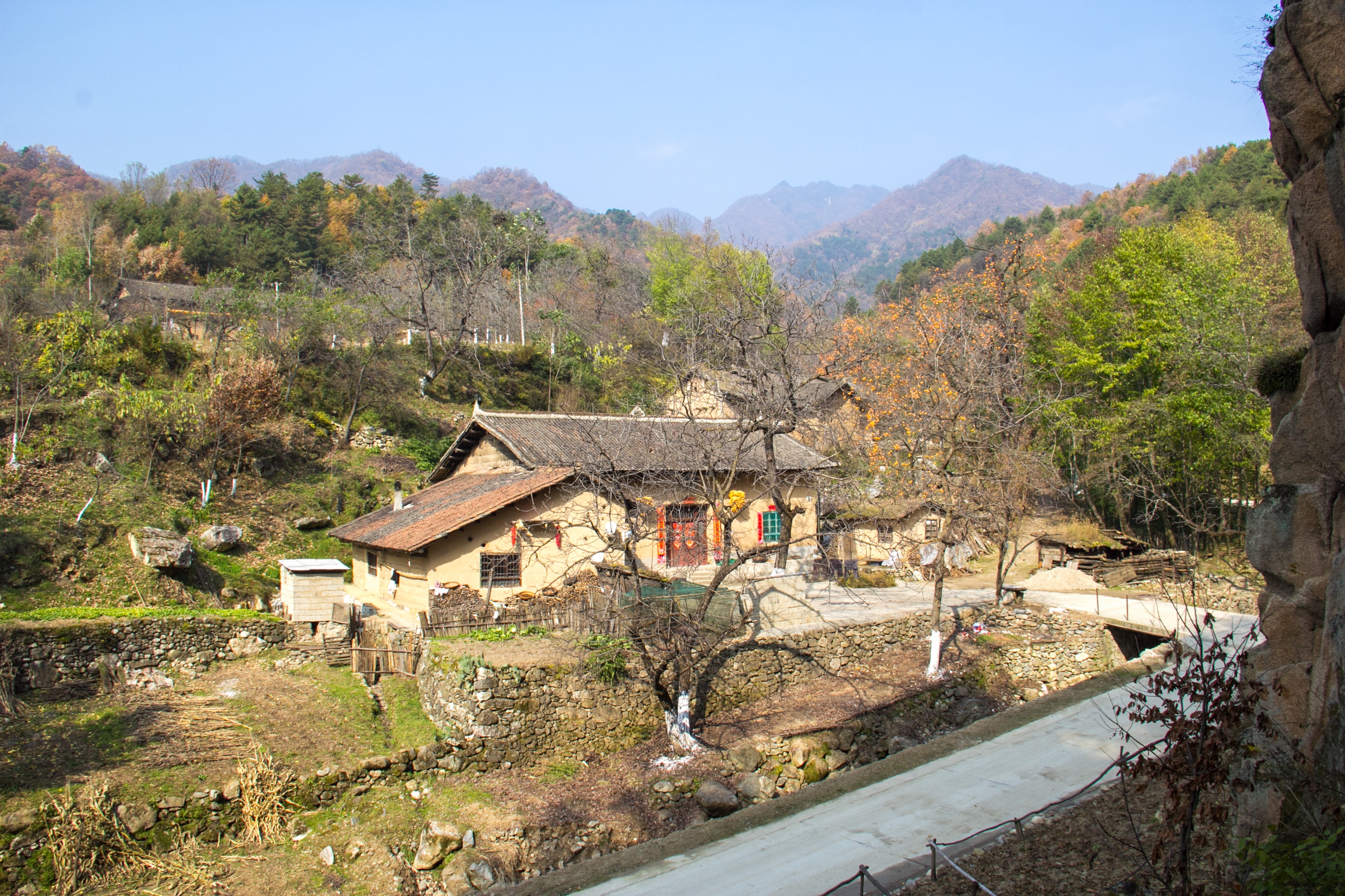 行走秦岭:村庄到处都有,但秦岭的却与众不同