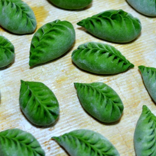 柳叶酱肉包,颜色美艳,营养丰富,超美味