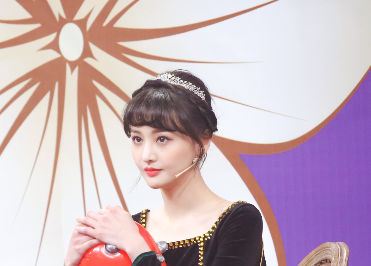 郑爽综艺首秀安娜公主造型,又甜又奶的安娜公主,也太好看了