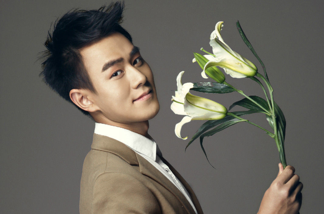 他是《何以笙箫默》中的小向恒,现实中的他阳光帅气不输何以琛!