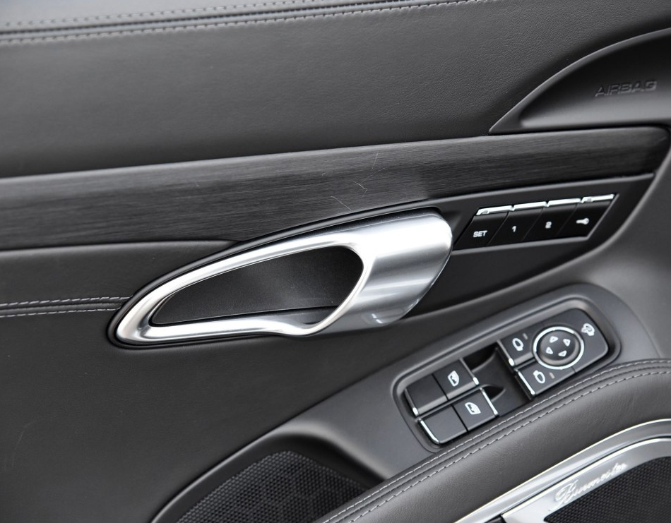 简约时尚有内涵的保时捷911,舒适型的欣赏与解析,一起了解一下