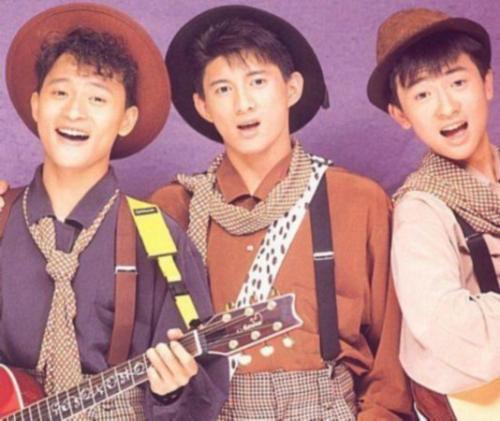 向天空大声的呼唤,说声我爱你,小虎队