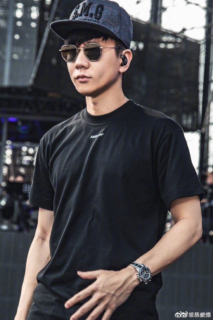 特喜欢看你笑(特别甜) 特喜欢看你闹(说你林三岁