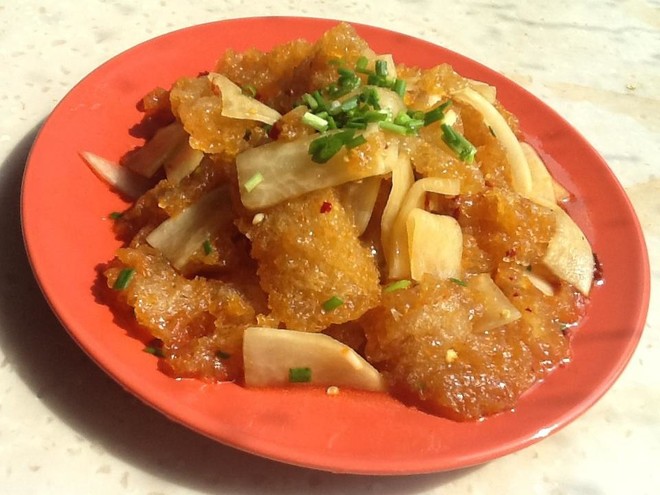 凉拌炸肉皮的做法,简单易学,好吃又下饭