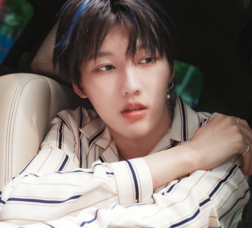 沙漠五子玩密室逃脱,师铭泽被吓到叫美女,最后还不忘夸鬼的鞋