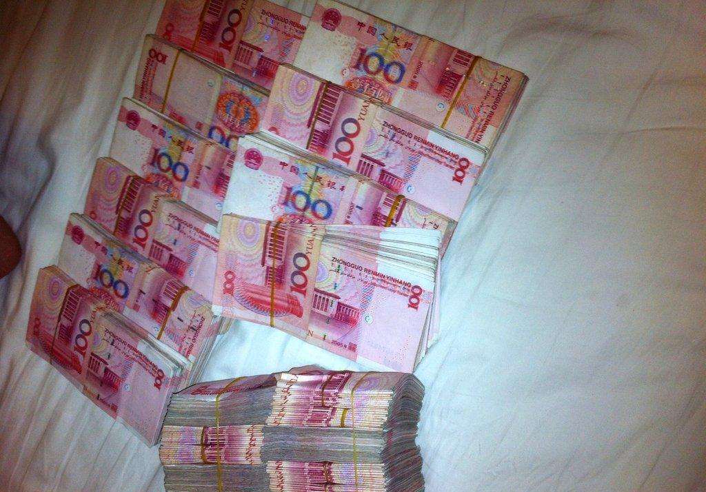 手里有20万现金的农村人,是把这个钱存银行,还是用这个钱买房?