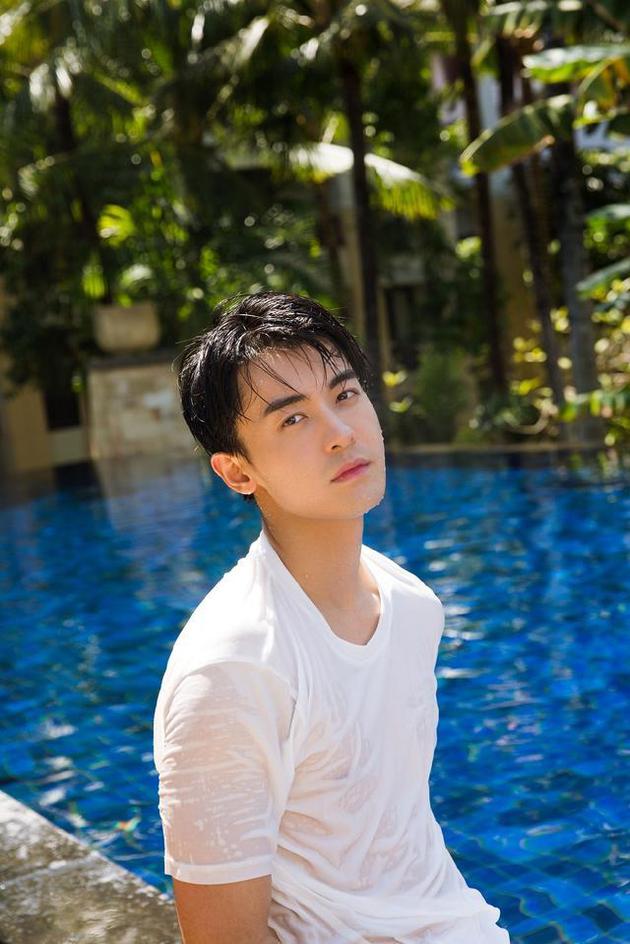 宋妍霏赵志伟疑似恋情曝光 多次互相接机被拍