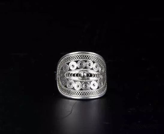 瑶族民间传统手工技艺——瑶族银饰制作技艺