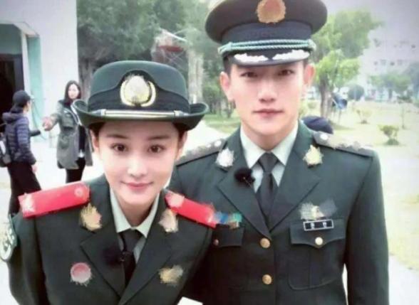 何捷军官工资表曝光,再看看张馨予的,网友:太寒碜了配不上她!
