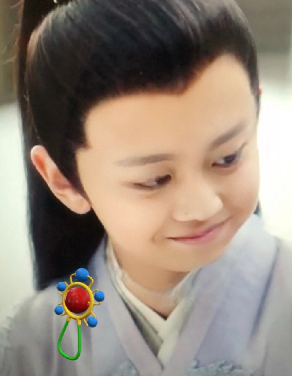 8岁的陆绎,圆嘟嘟的脸蛋,太可爱了!