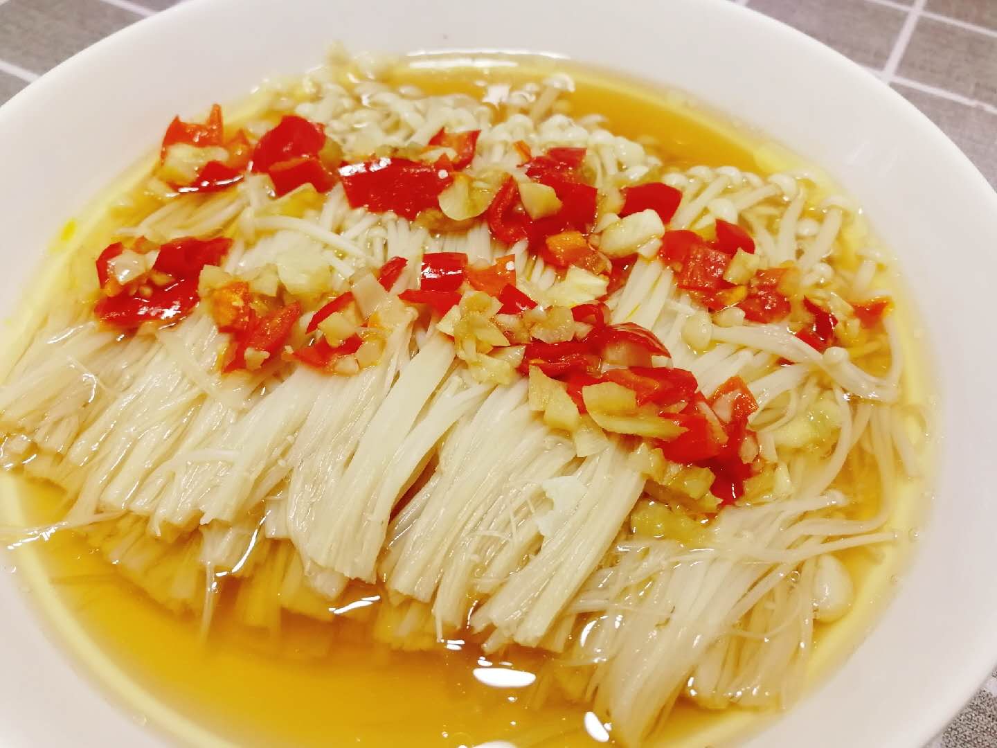 十分钟就能搞定的快手菜,绝对是下饭神器之剁椒金针菇