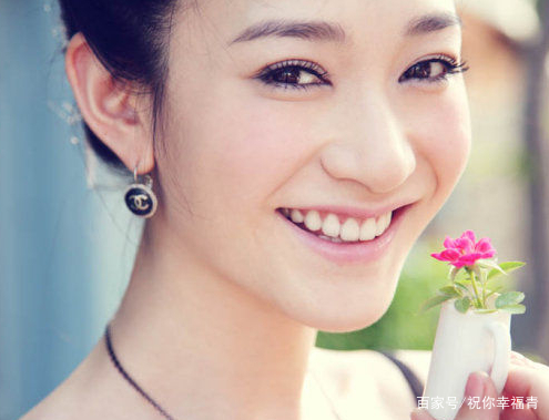 包含李小冉美白身体乳排行榜的词条