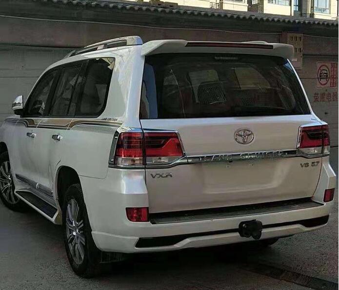 全新19款丰田兰德酷路泽港口提车,外形大气,5.7l动力