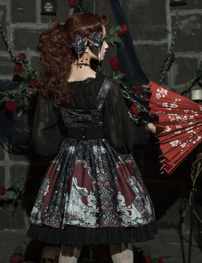 "洛丽塔能让美女变仙女,丑女变成显眼的丑女 "你怎么看?