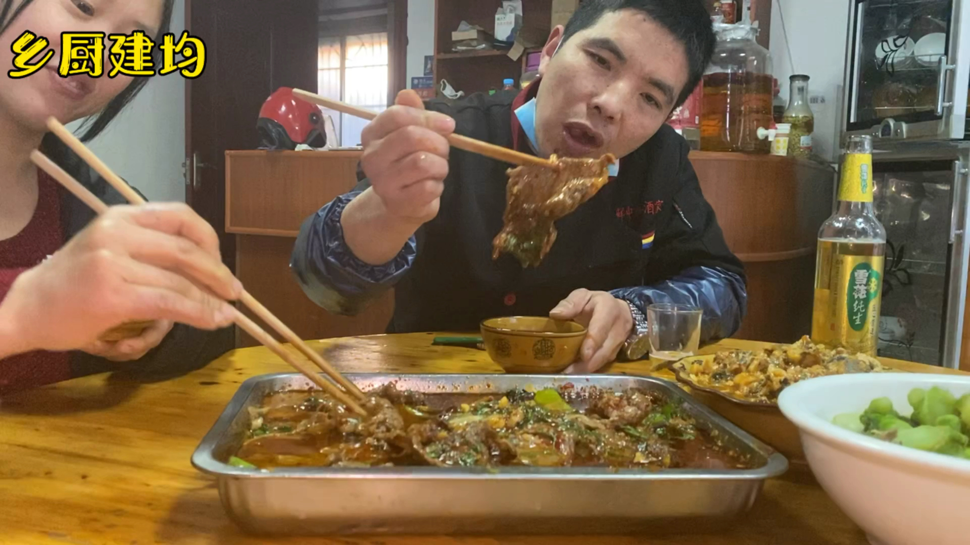 超大片的水煮牛肉,大口吃肉大碗喝酒,麻辣鲜香够味够爽够嗨