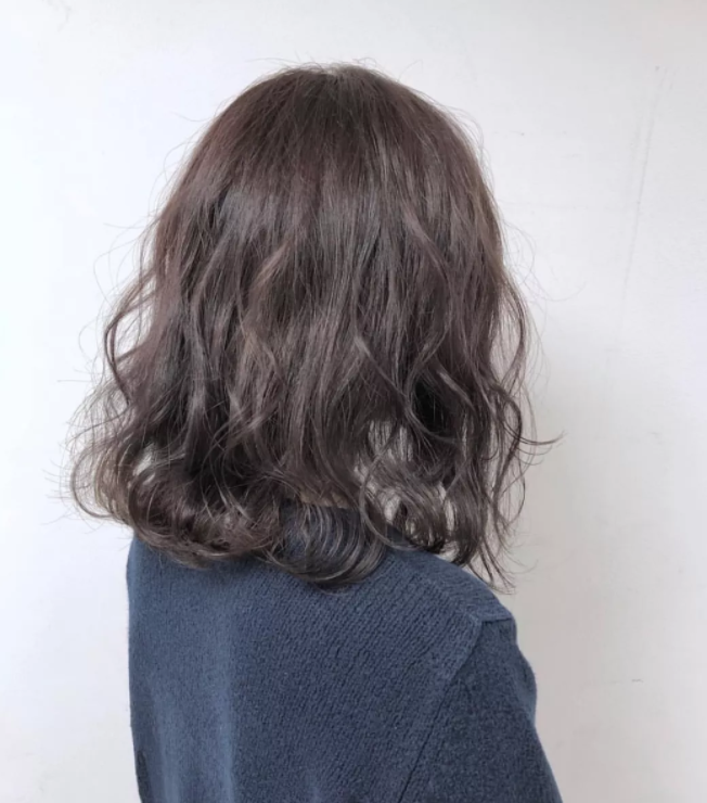 2018流行"海藻烫",一款最适合长发的烫发发型!-不错热