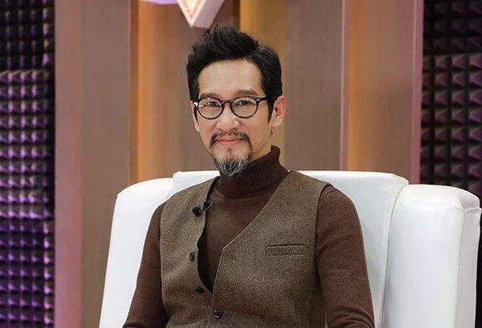 一个高傲,一个谦逊,赵立新pk王劲松,朱亚文截胡了!