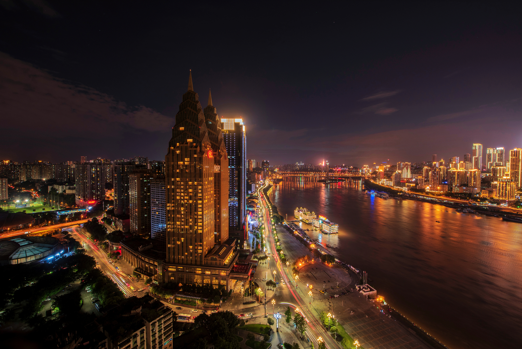 风光摄影:夜幕降临的重庆南滨路