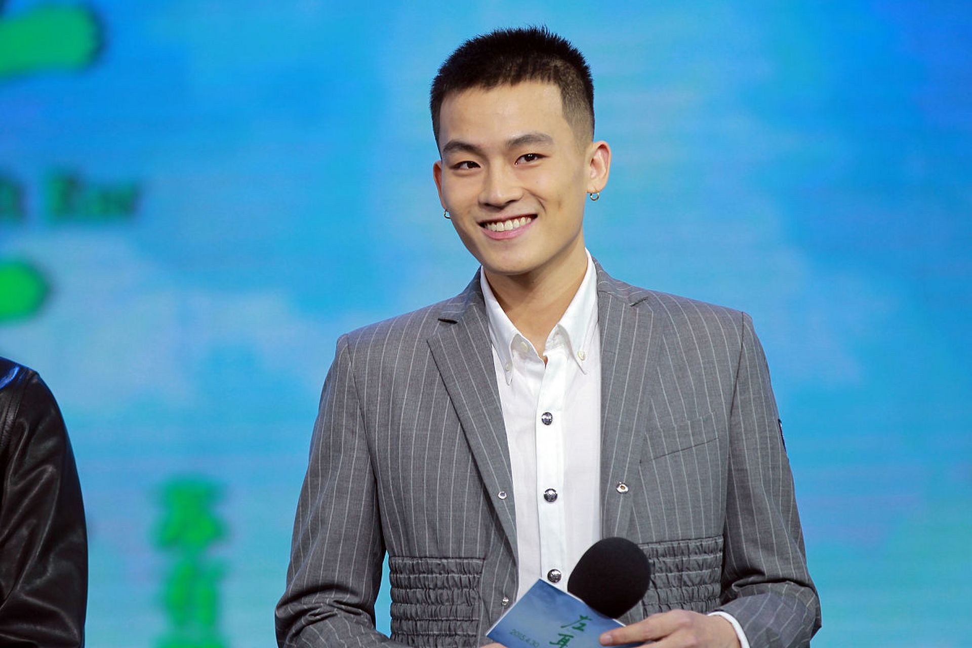 欧豪,中国内地男演员,歌手,曾出演《左耳》,《烈火英雄》等优秀作品