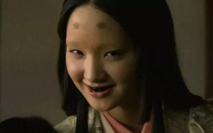 中国的4大丑女,越丑反而越旺夫,这样的女人你敢要吗?