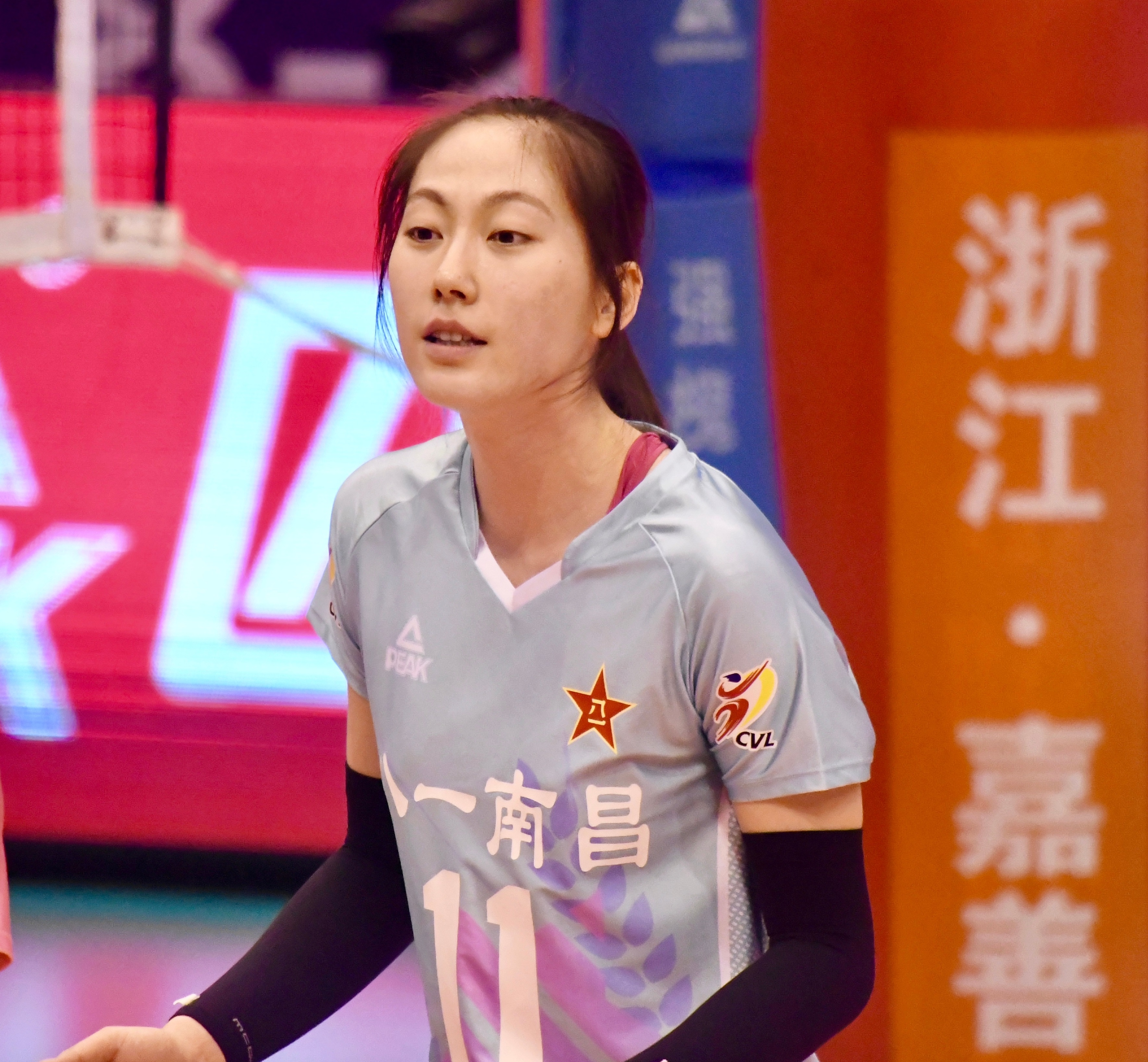 欧阳茜茜!八一女排美女接应!精选15张女排联赛图片庆生!