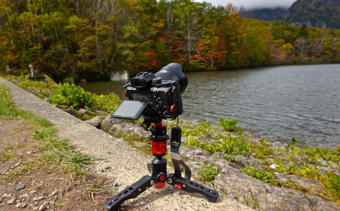 印迹独脚架眼镜蛇二代使用介绍:能够自由的伸缩,非常的方便!