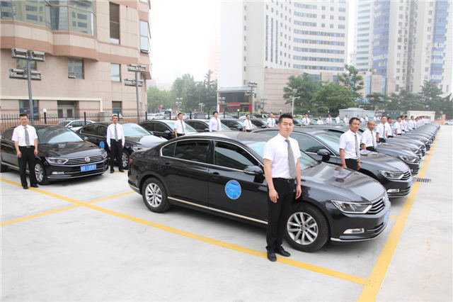 打车变形记:从三轮到礼宾的士,改革开放四十年客运出租变化大