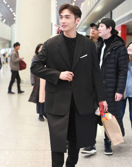 路人镜头下的张彬彬,没了美颜与p图,还是你喜欢的男神吗?