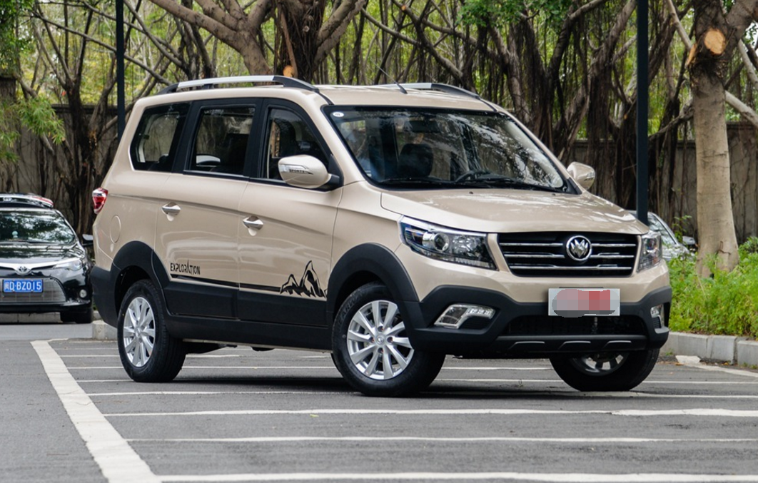 福汽启腾v60设计独具匠心,在路上很拉风