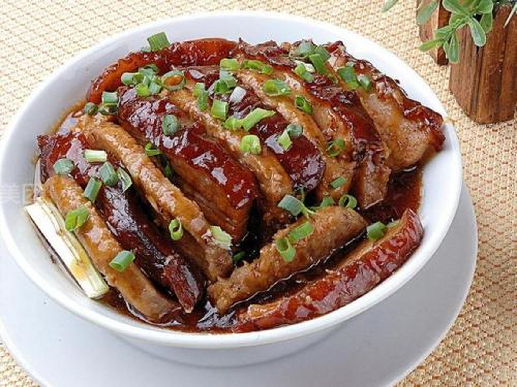 城市小吃地图#香芋扣肉是两广地区汉族客家名菜之一,是客家人逢年