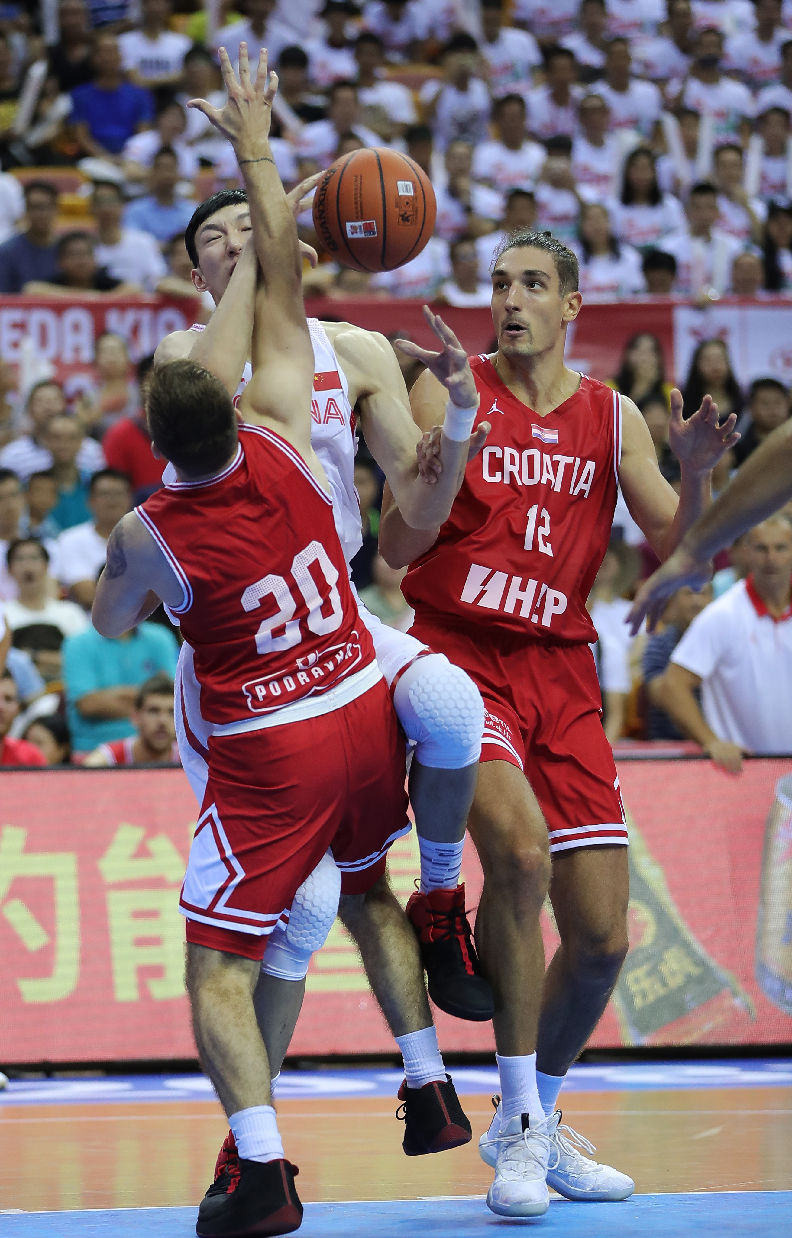 篮球——斯坦科维奇杯:中国男篮红队迎战克罗地亚队(10)