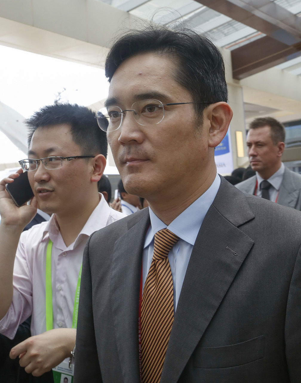 11月17日,韩国检方针对三星电子会长李在镕的案件进行了重要的法律