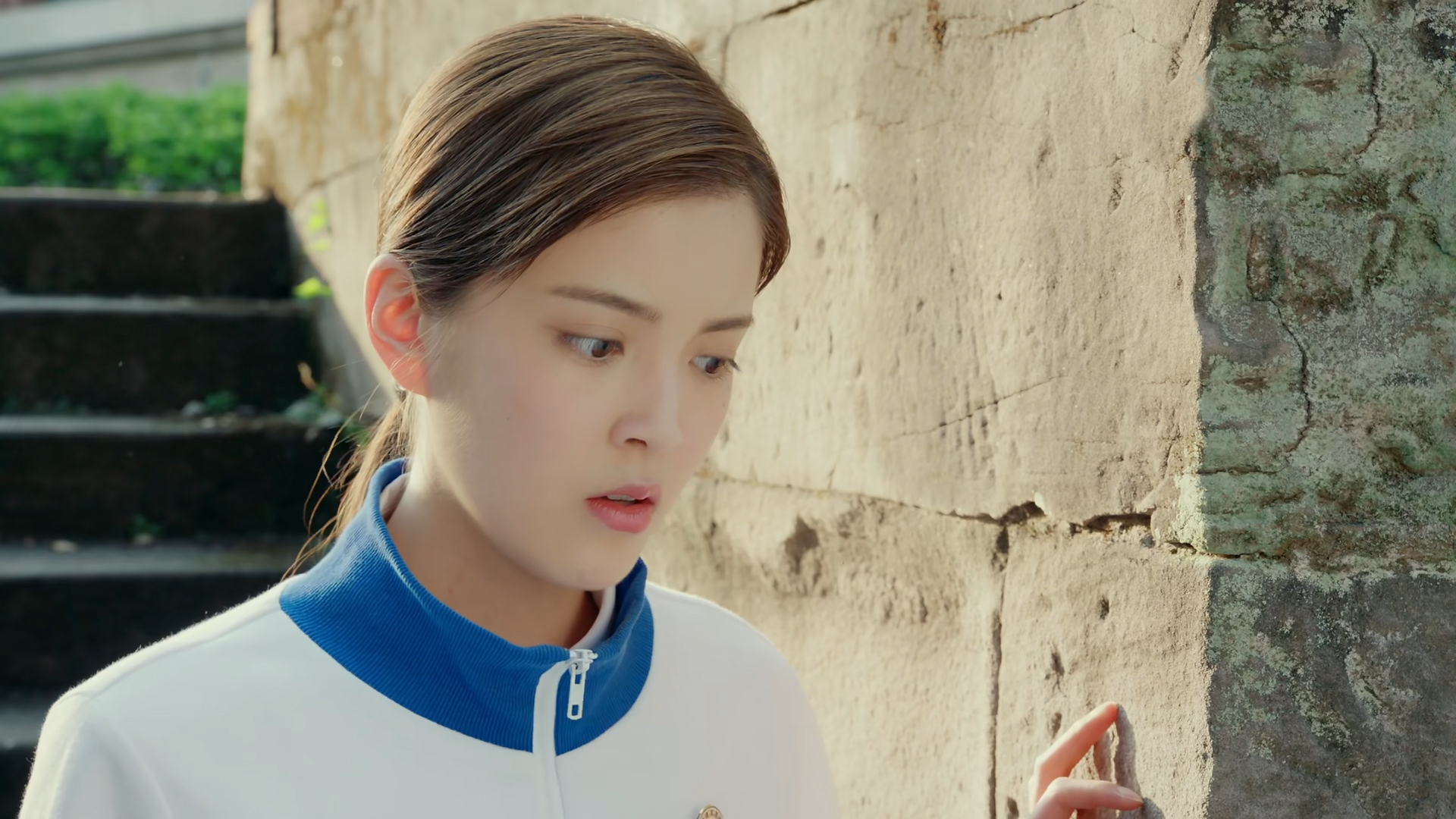 《八分钟的温暖》这部剧中贺新凉对待感情干净利落,不喜欢就拒绝