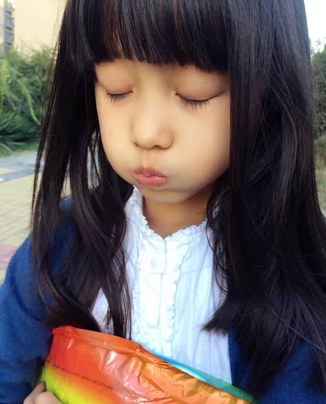 小童星纪姿含已经9岁啦!现在长成了这个样子