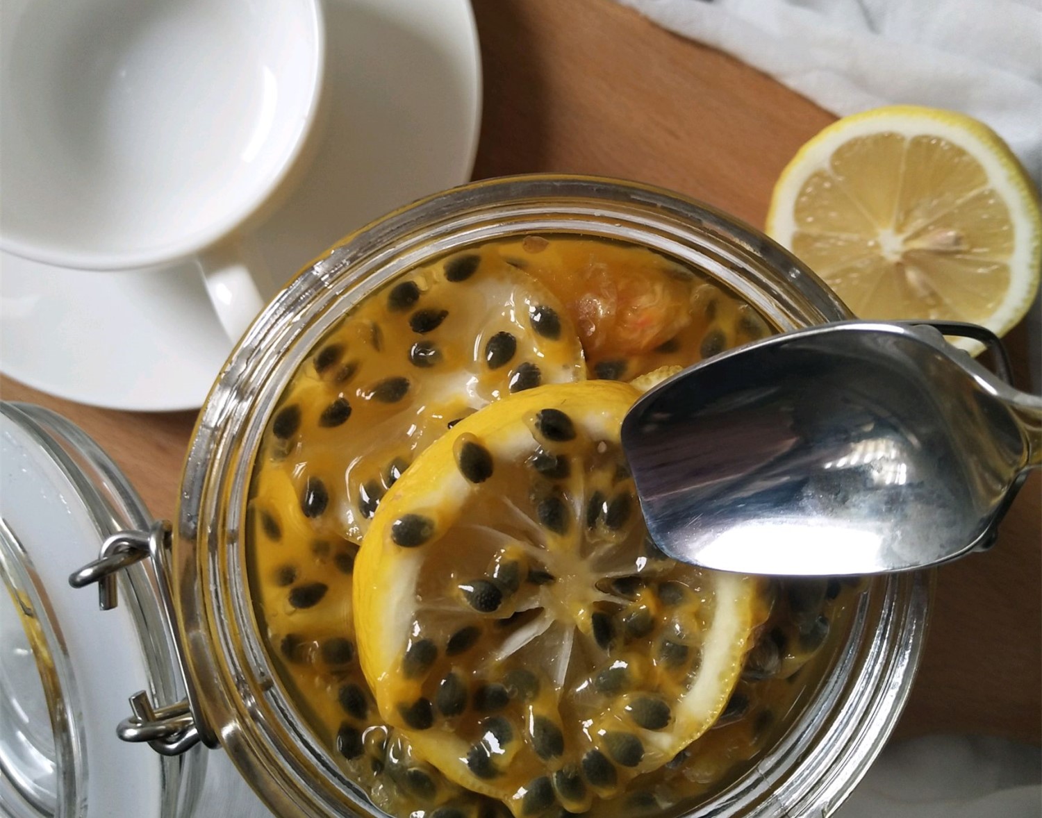 柠檬百香果蜂蜜茶