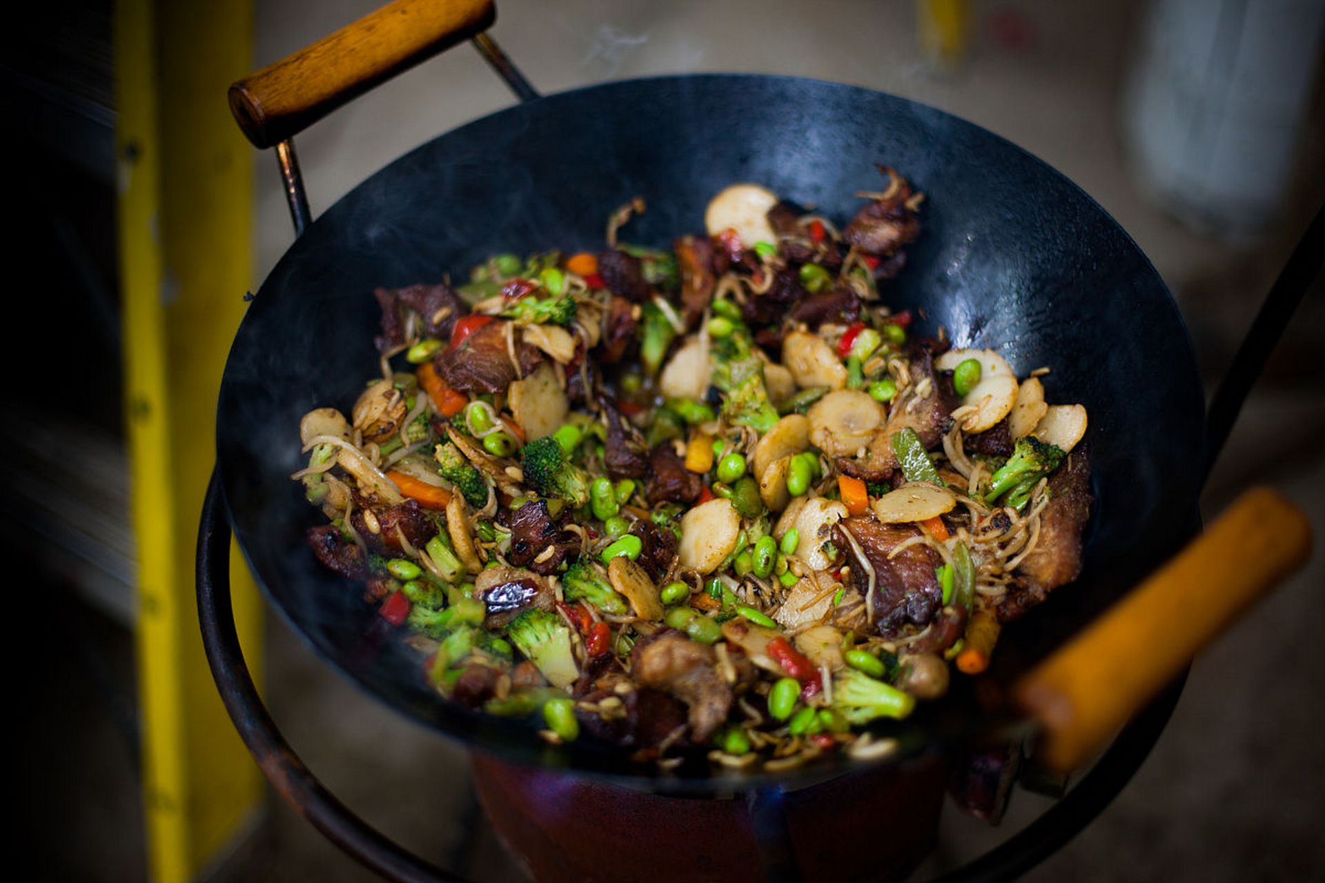 团年菜    是"合菜"的俗称,为土家族过年家家必制的民族菜.