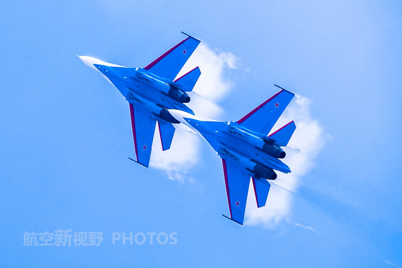 俄罗斯勇士飞行表演队苏27战机飞行展示资料图 俄式战机粉的最爱