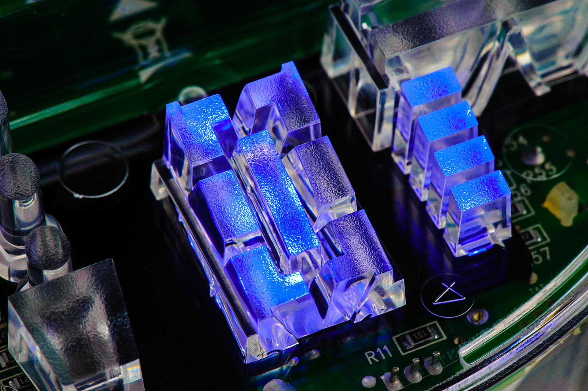 华为新科技引爆热点,"全液冷超充"横空出世,核心龙头剑指千亿市值!