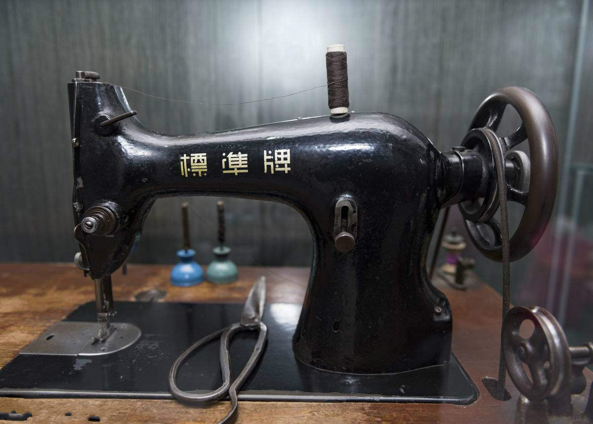 一台70年代的老式缝纫机,放到现在值多少钱?快看看你家有没有