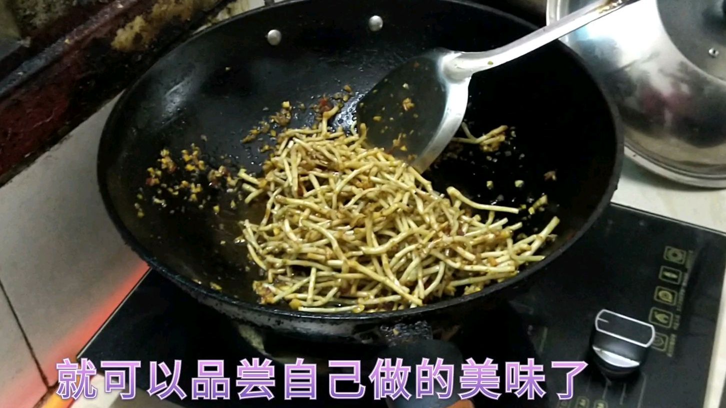 酸辣香脆的凉拌鱼腥草,做法简单又好吃,吃一口你就停不下来了!