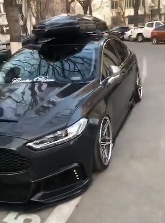 20万蒙迪欧被爆改,花费10万后样子,没想到颜值不输百万超跑!