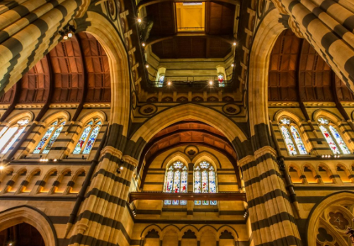 墨尔本最早的英式教堂,圣保罗大教堂你喜欢吗?彩色的玻璃,绚丽多彩.